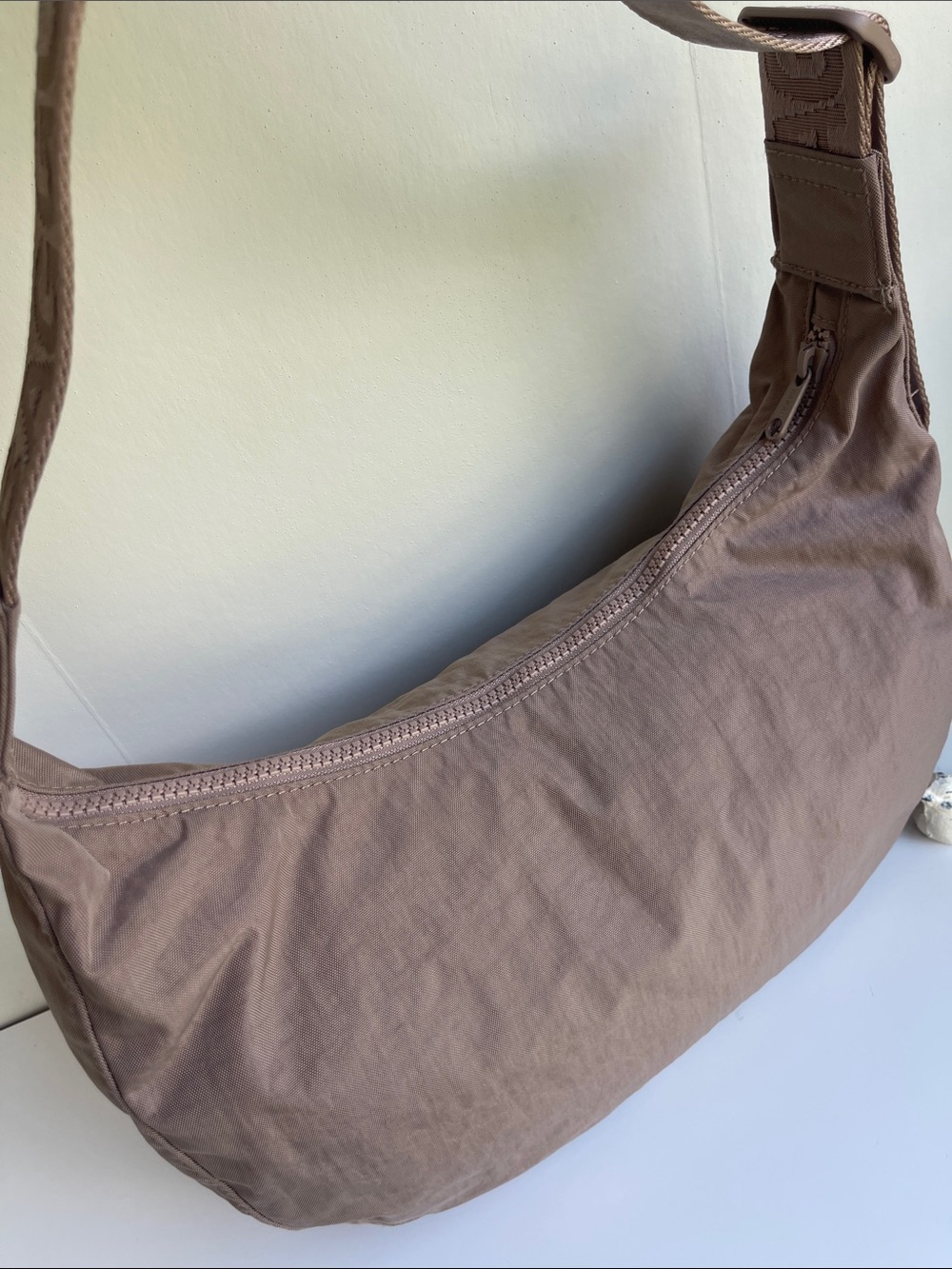 BAGGU Medium Nylon Crescent Bag - Picture 8 of 16